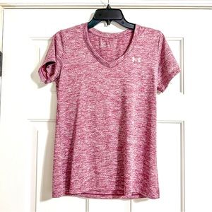 EUC Small Women’s Under Armour Heather Maroon Short Sleeve V Neck Shirt